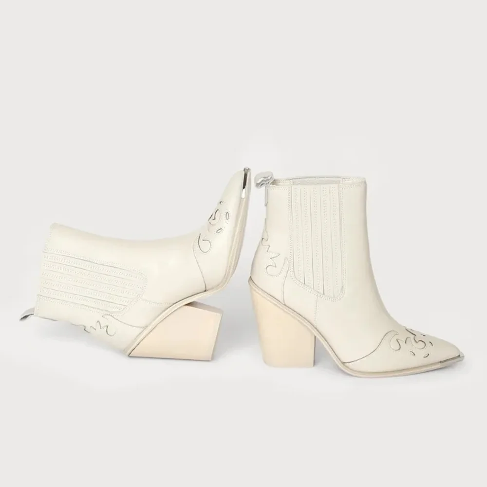 Steve Madden chic cream